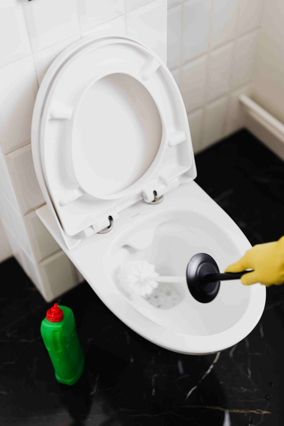 tips to get rid of odor in commercial restrooms