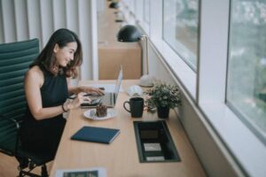 Guide to a Clean Office Desk 16 Clean office desk Guide to a clean office desk